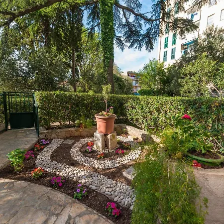 Apartment Terrace I